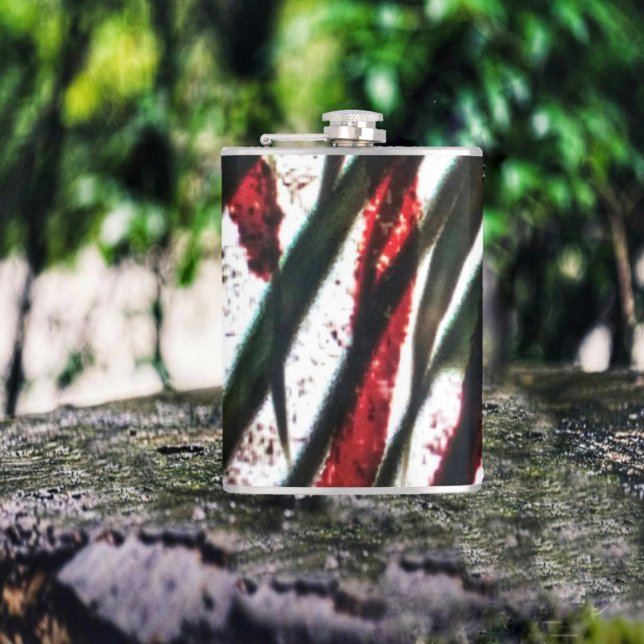 Bamboo Crossing Flachmann (This Bamboo Crossing Flask design, is at home in the wild!)