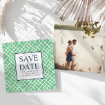 Bamboo Lattice Save the Date<br><div class="desc">Ankündigen Sie Ihre Hochzeit im preppy Palm Beach Stil mit unserem Bambus gemustert speichern Sie die Dattelkarten in Grün und Marine. Einzigartige Quadratkarten bieten Ihre Hochzeitsdetails (Name, Datum und Ort), die in der Mitte auf einem weißen Platz mit "Save the Date" in einer Mischung aus marineblauen Blockschrift und Kalligraphie-Schriftzeichen angezeigt...</div>