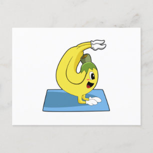 Banana bei Yoga auf Yoga-Matte Postkarte