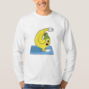 Banana bei Yoga auf Yoga-Matte T-Shirt