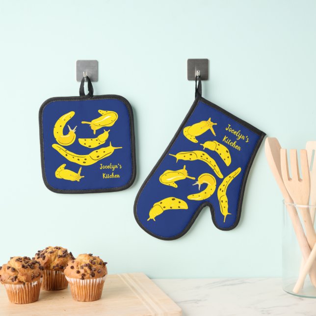 Banana Slugs Gelb und Royal Blue Personalisiert Ofenhandschuh & Topflappen-Set (Insitu (Hängend))