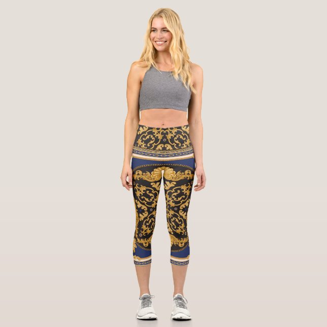 Bandana Print: Black Blue Gold. Capri Leggings (Vorderseite)