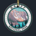 Banff Nationalpark Moraine Vintager See Keramik Ornament<br><div class="desc">Banff National Park Vektorgrafik Design. Der Park ist Kanadas erster Nationalpark und gehört zum kanadischen Rocky Mountain Parks UNESCO Weltkulturerbe.</div>