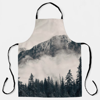 Banff Nationalpark nebelige Berge und Wälder in  Schürze