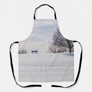 Bank on Snow Covered Hill Schürze