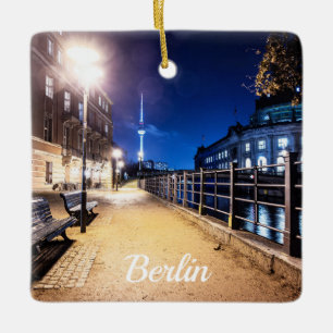 Bänke bei Spree in Berlin, Deutschland Keramikornament