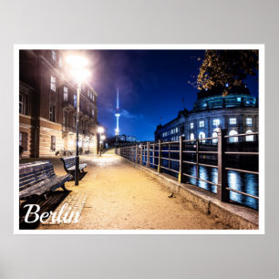 Bänke bei Spree in Berlin, Deutschland Poster