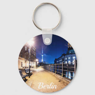 Bänke bei Spree in Berlin, Deutschland Schlüsselanhänger