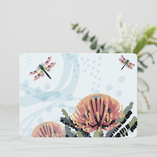 Banksia Flower Dragonfly Art Einladung (Stehend Vorderseite)