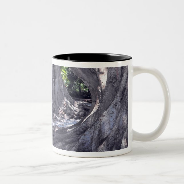 Banyan Trees Zweifarbige Tasse (Rechts)