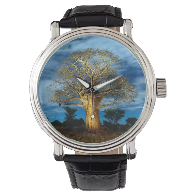 Baobab (Adansonia) Baum, der vom Mond erhellt wird Armbanduhr (Vorderseite)