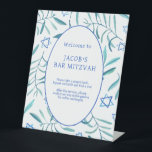 Bar Bat Mitzvah Jewish Wedding Botanicals Custom Sockelschild<br><div class="desc">Perfektes individuelles Zeichen für eine Fledermausmitzvah, Bar mitzvah oder andere jüdische Feier! Handgemachte Aquarellkunst für Sie! Vollständig anpassbar! Klicken Sie auf "Personalisieren" oben, um den Text zu bearbeiten. Klicken Sie auf "Bearbeiten mit dem Design-Tool", um die Schriftart, Farben und Platzierungen anzupassen und das Design auf der Rückseite zu löschen, wenn...</div>