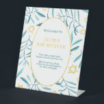 Bar Bat Mitzvah Jewish Wedding Botanicals Custom Sockelschild<br><div class="desc">Perfektes individuelles Zeichen für eine Fledermausmitzvah, Bar mitzvah oder andere jüdische Feier! Handgemachte Aquarellkunst für Sie! Vollständig anpassbar! Klicken Sie auf "Personalisieren" oben, um den Text zu bearbeiten. Klicken Sie auf "Bearbeiten mit dem Design-Tool", um die Schriftart, Farben und Platzierungen anzupassen und das Design auf der Rückseite zu löschen, wenn...</div>
