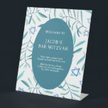Bar Bat Mitzvah Jewish Wedding Botanicals Custom Sockelschild<br><div class="desc">Perfektes individuelles Zeichen für eine Fledermausmitzvah, Bar mitzvah oder andere jüdische Feier! Handgemachte Aquarellkunst für Sie! Vollständig anpassbar! Klicken Sie auf "Personalisieren" oben, um den Text zu bearbeiten. Klicken Sie auf "Bearbeiten mit dem Design-Tool", um die Schriftart, Farben und Platzierungen anzupassen und das Design auf der Rückseite zu löschen, wenn...</div>