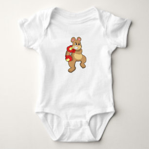 Bär beim Boxen mit Boxhandschuhen Baby Strampler