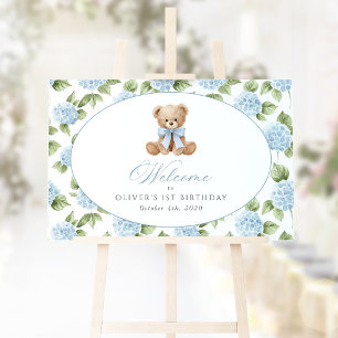 Bär, Bogen, Blaue Blumen, Willkommen zum ersten Ge Poster
