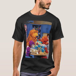 Bär im großen blauen Haus T-Shirt