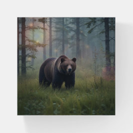Bär im Magischen Wald Briefbeschwerer