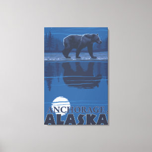Bär im Mondlicht - Ankerplatz, Alaska Leinwanddruck