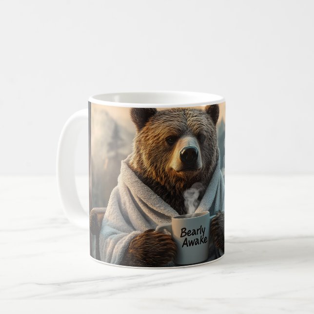 Bär in Robe mit Kaffeetasse (Vorderseite Links)