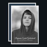 Bar Mitzvah| Klassisches und einfaches Foto Einladung<br><div class="desc">Diese einfache und moderne Drehung zu einem klassischen Design besteht aus Serifentypografie auf einem einfachen Hintergrund mit einem weißen Rahmen. Hinzufügen eines benutzerdefinierten Fotos Schwarz-Weiß-Filter wurden eingesetzt.</div>