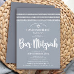 Bar Mitzvah Modern Gray Silver Tallit Simple Bold Einladung<br><div class="desc">Seien Sie stolz, freuen Sie sich und präsentieren Sie diesen Meilenstein Ihres Lieblings-Bar Mitzvah! Versenden Sie diese coole, einzigartige, moderne, personalisierte Einladung für eine Veranstaltung, an die Sie sich erinnern können. Fett, weiße Schrift Typografie, Star of David und ein weicher grauer und silberner Glitzer gestreift tallit inspirierte Grafik-Overlay ein einfaches,...</div>