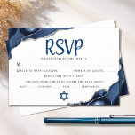 Bar Mitzvah Modern Simple Navy Blue Agate Script RSVP Karte<br><div class="desc">Seien Sie stolz, freuen Sie sich und feiern Sie diesen Meilenstein Ihres Lieblings-Bar Mitzvah mit dieser coolen, einzigartigen, modernen, personalisierten UAWG Insert-Karte für Ihre Veranstaltung! Navy Schrift Typografie und Star of David überlagern einen schlichten, weißen Hintergrund mit Stahl blauen agate Felsen akzentuiert mit Imitaten silbernen Venen. Personalisieren Sie den benutzerdefinierten...</div>