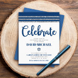 Bar Mitzvah Navy Blue Script Simple Modern Tallit Begleitkarte<br><div class="desc">Seien Sie stolz, freuen Sie sich und präsentieren Sie diesen Meilenstein Ihres Lieblings-Bar Mitzvah! Fügen Sie diese coole, einzigartige, moderne, personalisierte Einlage für zusätzliche Informationen zu Ihrer Veranstaltung ein. Fett, marineblaue Schriftzeichen, Stern von David und ein marineblau und silber gestreiftes Tallit inspirierte grafische Overlay ein einfacher, weißer Hintergrund. Personalisieren Sie...</div>