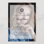 Bar Mitzvah oder Bat Mitzvah| Overlay mit Foto Einladung<br><div class="desc">Diese einfache und elegante Bar- oder Bat Mitzvah-Karte verfügt über Ihr persönliches Foto auf der Vorderseite,  mit einem Center-Overlay,  das alle Ihre Informationen enthält. Text ist leicht anpassbar,  sodass Sie die Formulierung an Ihre Bedürfnisse anpassen können.</div>