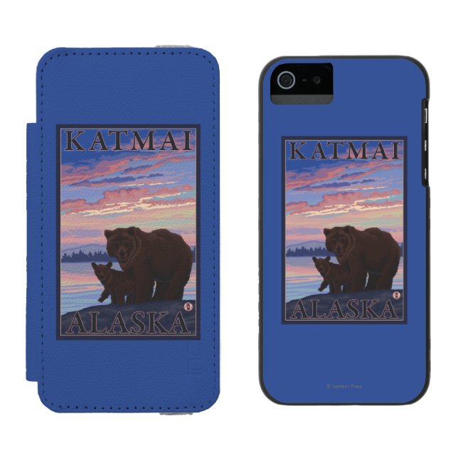 Bär und CUB - Katmai, Alaska Incipio iPhone Geldbeutel-Hülle (Seite an Seite)