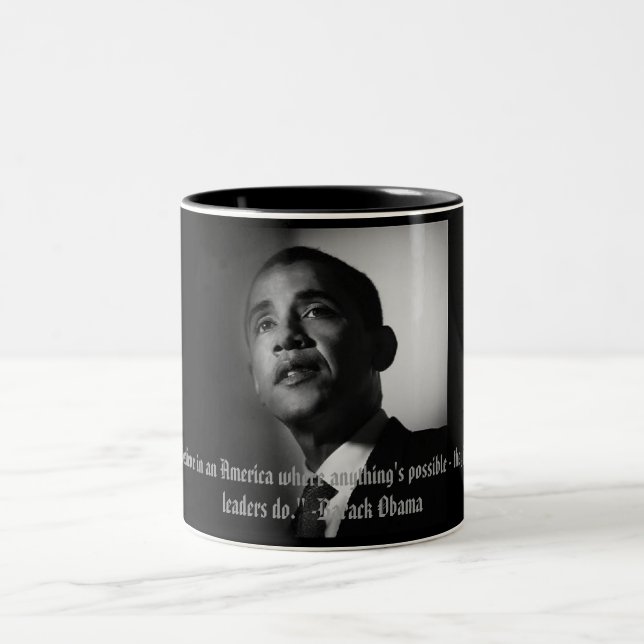 Barack Obama "Amerikaner… glauben noch an… Zweifarbige Tasse (Mittel)