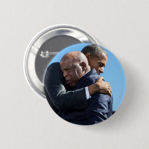Barack Obama und John Lewis Hugging Button