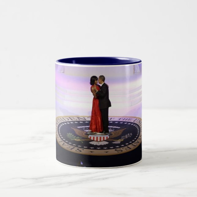 Barack und Michelle Obama Zweifarbige Tasse (Mittel)