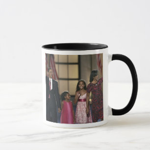 Barak Obama Familie winkt am letzten Abend Tasse