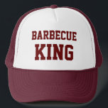 Barbecue King Funny Hat Truckerkappe<br><div class="desc">Grill King lustige LKW-Hut. Klicken Sie auf Anpassen, um die Größe, den Stil und die Farbe des Schriftartes zu ändern. Wenn Sie Fragen oder Wünsche haben, kontaktieren Sie mich bitte. Dieses Bild kann auf vielen Produkten in meiner Galerie zur Verfügung gestellt werden. Besuchen Sie Smilin 'Eyes Schätze um mehr Blume...</div>