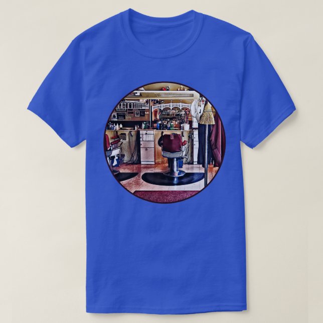 Barbershop mit Coat Rack T-Shirt (Design vorne)