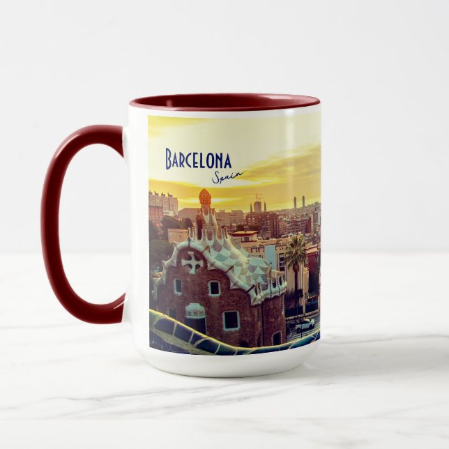 Barcelona, Spanien - Park Guell Tasse (Links)
