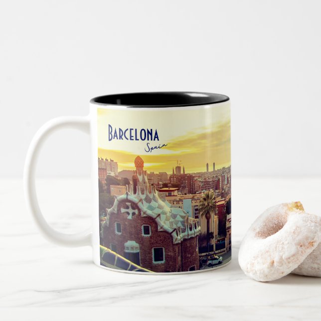 Barcelona, Spanien - Park Guell Zweifarbige Tasse (Mit Donut)