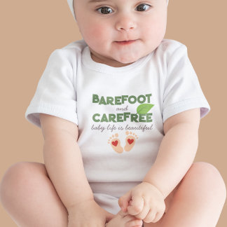 Barefoot und Carefree mit Babyfüße und Herz Baby Strampler