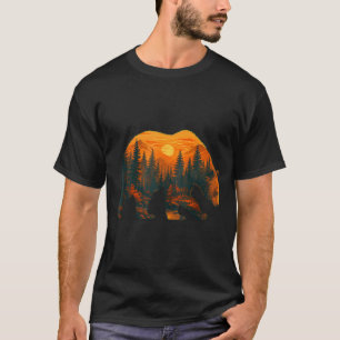 Bären-Silhouette mit Waldlandschaft und Sonnenunte T-Shirt