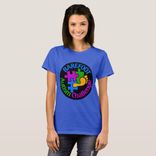 Barfüßig Autismus-Herausforderungs-grundlegender T-Shirt