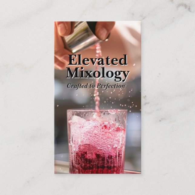Barkeeper Pouring einen Cocktail | Mixologe Visitenkarte (Vorderseite)