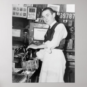 Barkeeper schenkt Bier Vintage-Foto Poster
