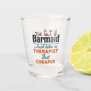 Barmaid wie ein Therapeut, aber billiger Schnapsglas