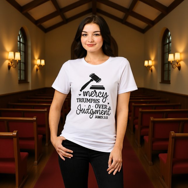 Barmherzigkeit triumphiert über das Urteil James 2 Tri-Blend Shirt (Von Creator hochgeladen)