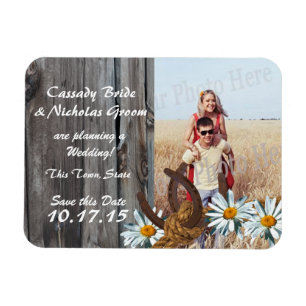 Barn Wood Horseshoes Daisies Save the Date Foto Magnet