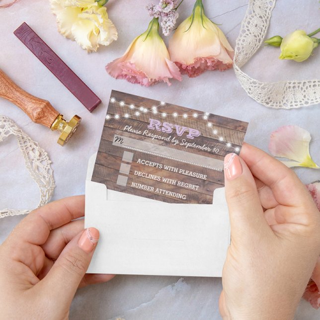 Barnwood Lights Lilac Wedding RSVP Card (Von Creator hochgeladen)