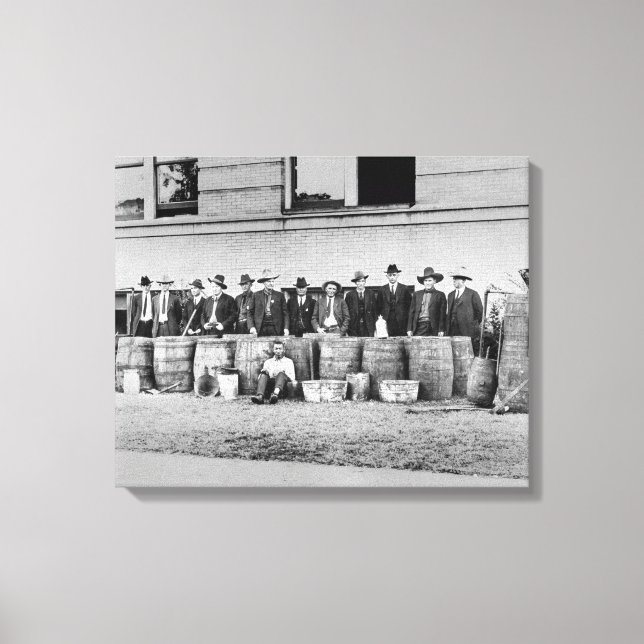 Barrels of Bootleg Liquor, 1922 Leinwanddruck (Vorderseite)
