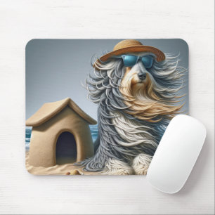 Bartcollie mit Sandburgen-Hundehütte Mousepad