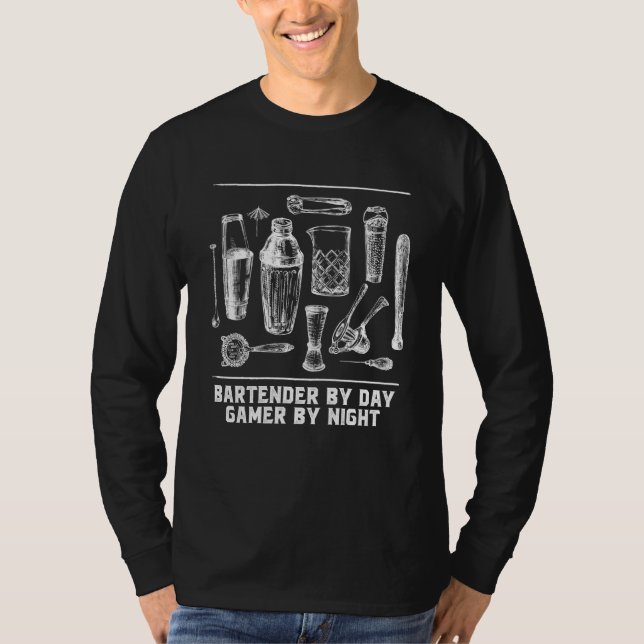 Bartender by Day Gamer by Night Bartending Humor T-Shirt (Vorderseite)